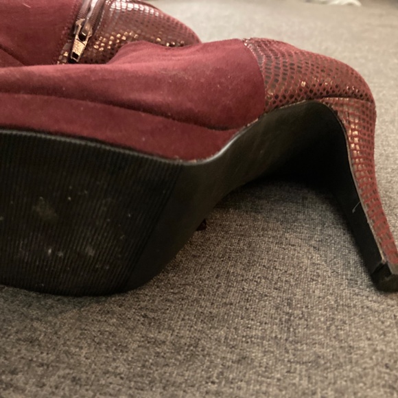 Burgundy bootie - Picture 7 of 8
